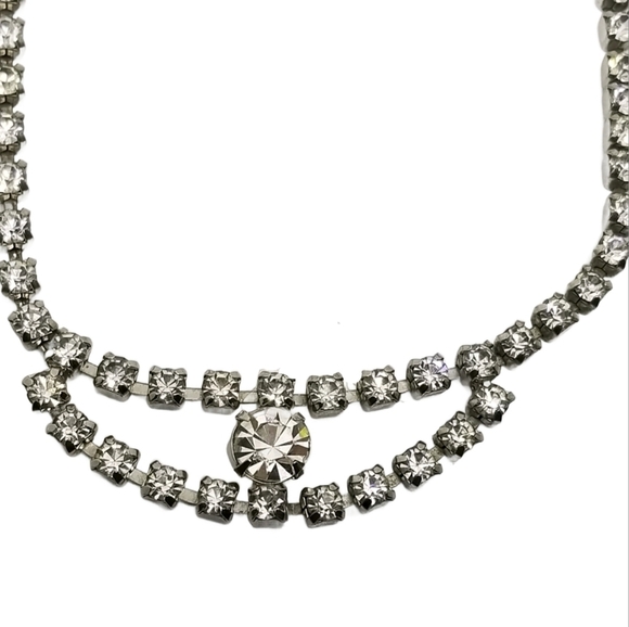 VINTAGE 1950s SILVERTONE DIAMANTE COLLAR/CHOKER LENGTH STATEMENT NECKLACE - Picture 4 of 7